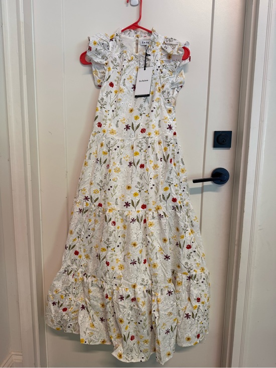 En Saison Dresses & Skirts - NWT En Saison White Floral Eyelet Dress, XS